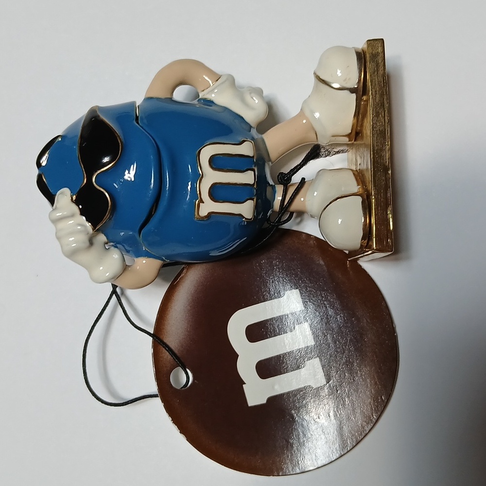 M&M Monet Enamel Hingerd Kewpsake Trinket Box Blue w/ Saxophone Inside